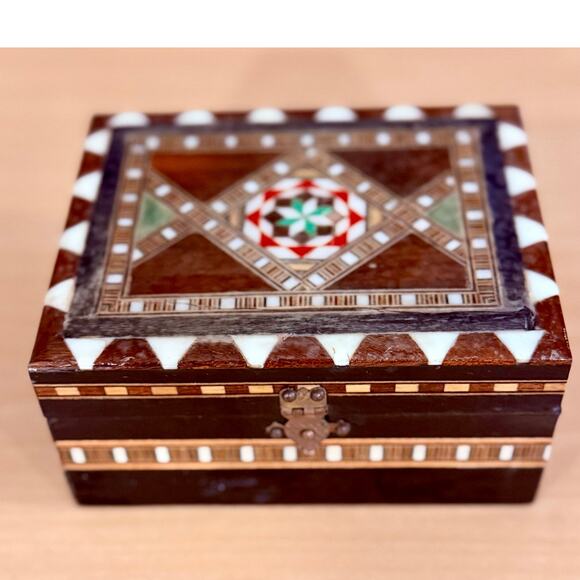Vintage Syrian Inlaid Mosaic Trinket Box – Geometric Design, Bone & Wood Inlay - Picture 1 of 5